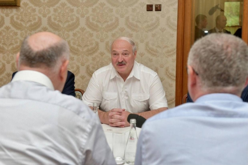 Что стоит за визитом Лукашенко в Абхазию